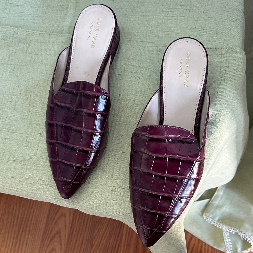 Cole Haan Women's Burgundy Croc-Embossed Mules